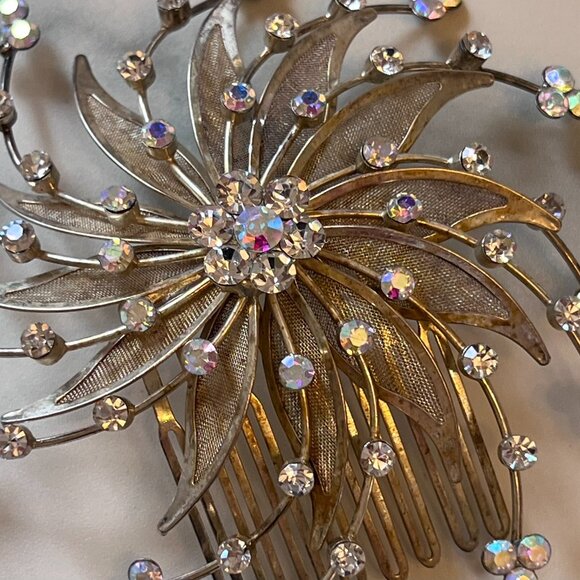 1960s heiress! Stunning Mid-Century Gold-Tone Aurora Borealis Hair Clasp - Picture 7 of 10